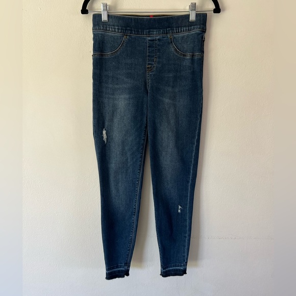 SPANX Distressed Denim Raw Hem Skinny Ankle Length Pull-On Jeans Size Small - Picture 2 of 10
